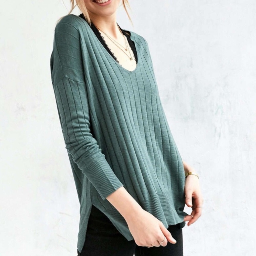 Kimchi Blue Ribbed V Neck Sweater